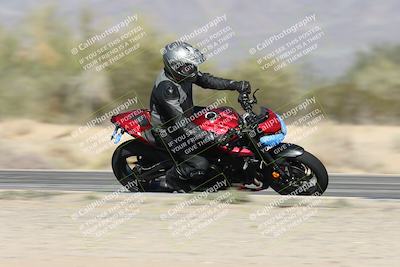 media/Dec-01-2025-Moto Forza (Mon) [[2daa91e15f]]/3-Beginner Group/Session 2 (Turn 7 Inside Pans)/